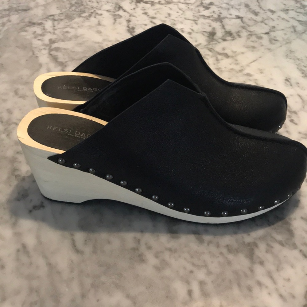 Kelsi Dagger Jhett clogs